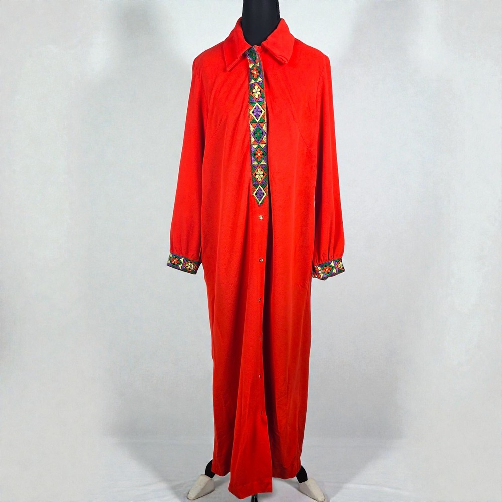 VTG Evelyn Pearson Red Embroidered Lounging Robe Medium? Boho Hippie‎ Pearl Snap